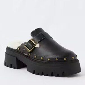 American Eagle Black Sherpa Lined Studded Clogs